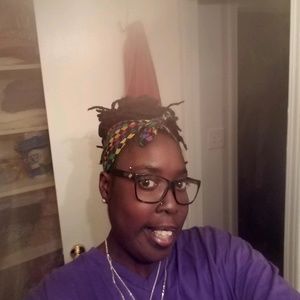 Meet your Posher, Makeba